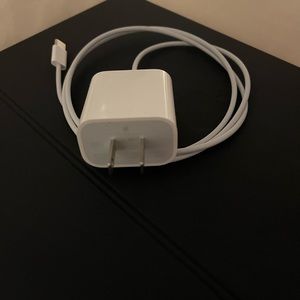 5th Gen iPad Pro 12.9” w/ cellular. very slightly used. Warranty till 2023.